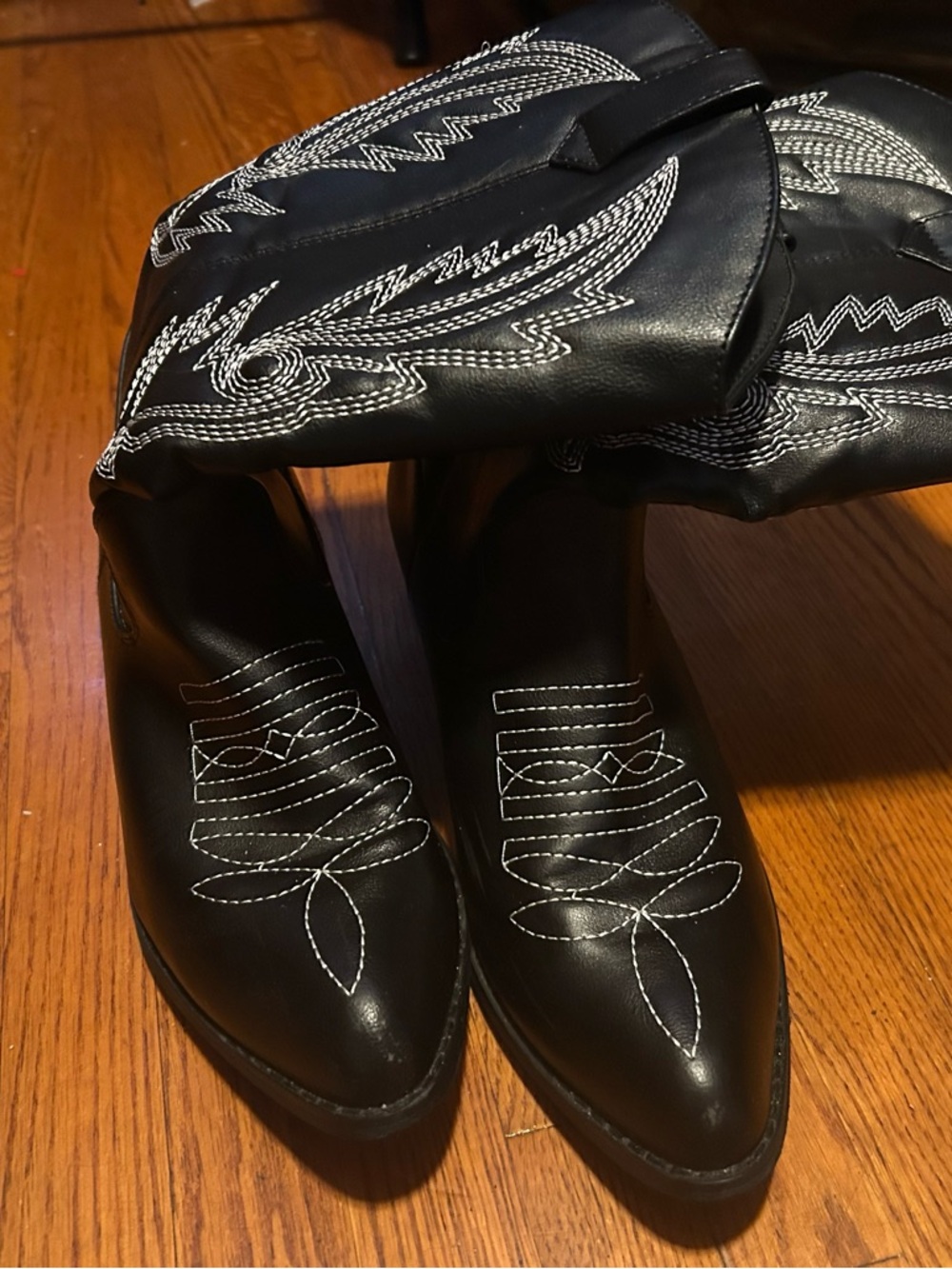 Black Western Embroidered Women’s Cowgirl Boots